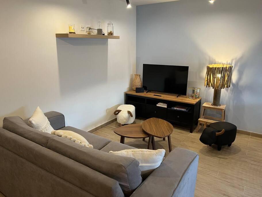 Cozy 2-bedroom appartment, lovely mountain escape photo 2