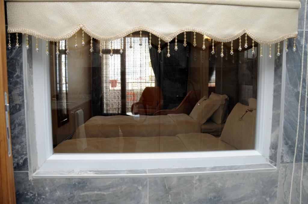 Tehran Boutique Hotel - Tap to explore photos