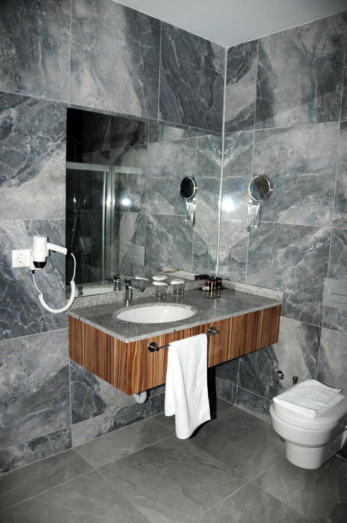 Tehran Boutique Hotel - Tap to explore photos
