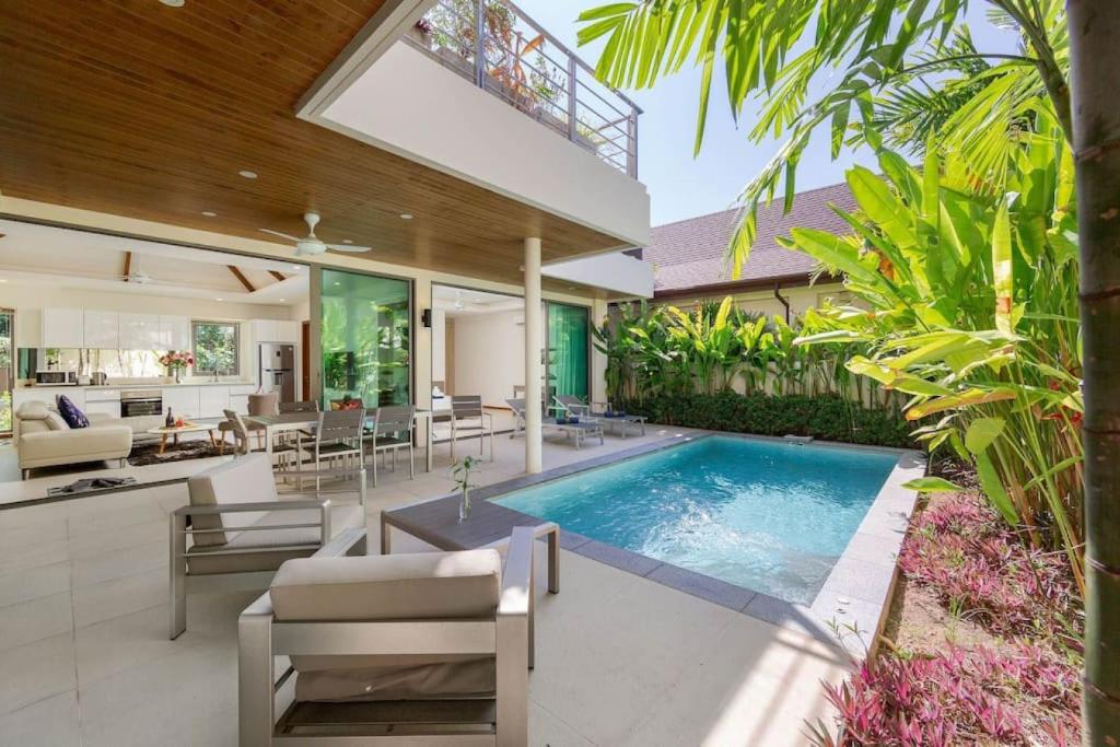 VILLA BATAM Laem Ka style by Tropiclook