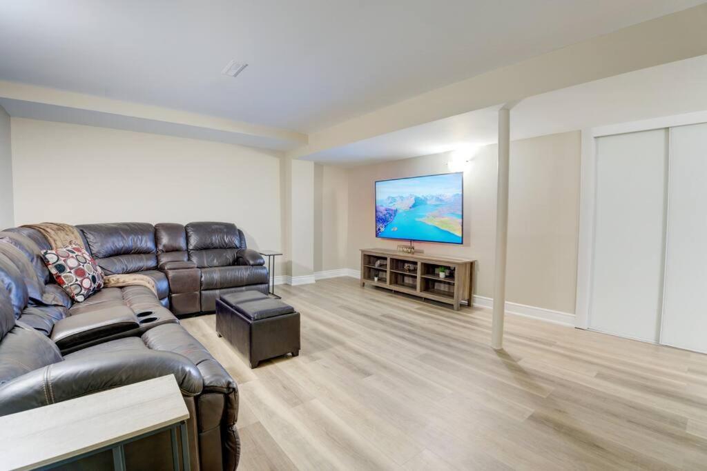Newly Renovated Detached Home photo 3