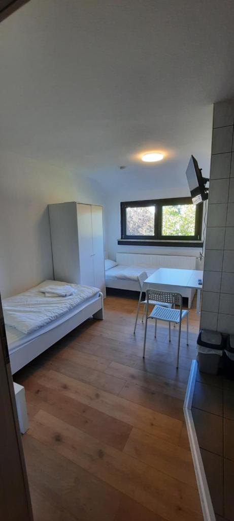 Penzini Monteurzimmer Apartment Karlsruhe am Rhein B photo 1