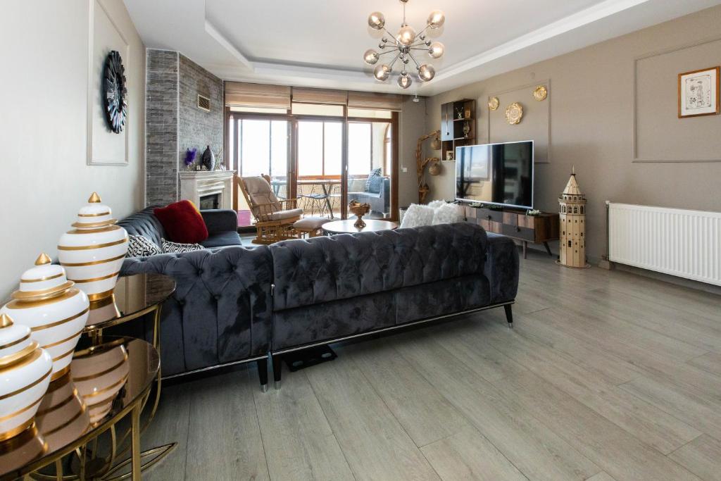 VIP VILLA IN BEYLIK DUZU WITH SEA VIEW photo 1