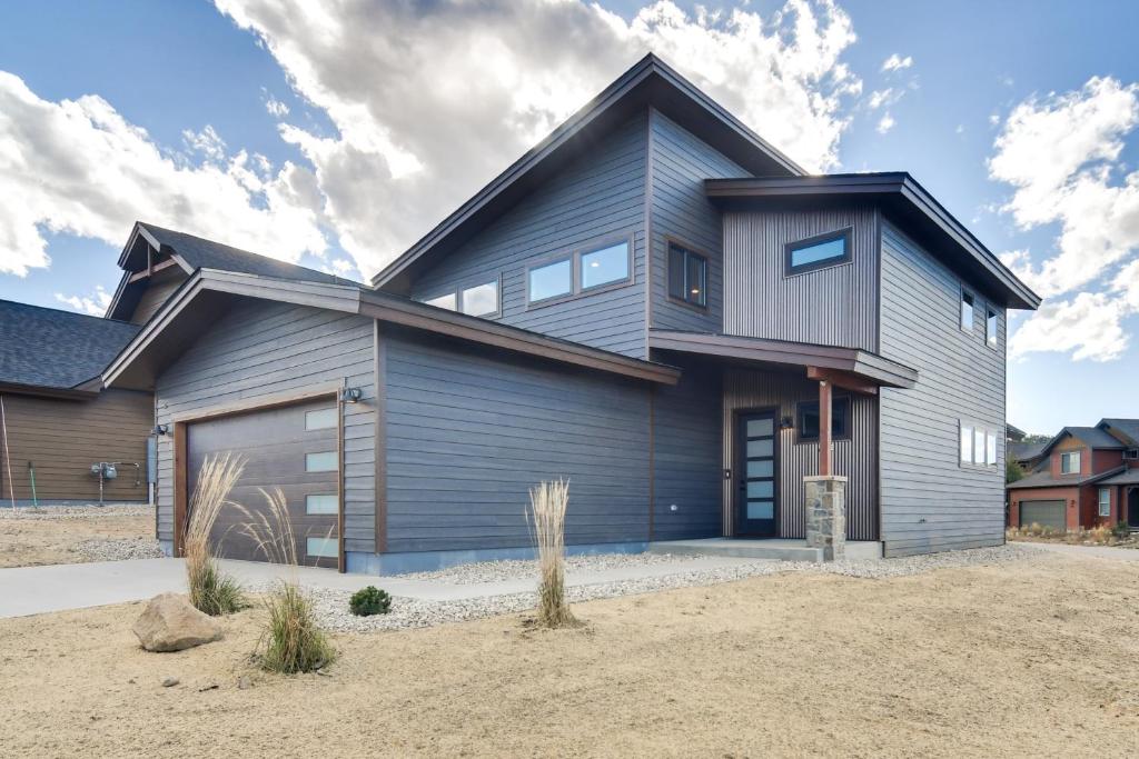 Sleek Granby Home with Hot Tub Ski-In and Ski-Out! photo 2