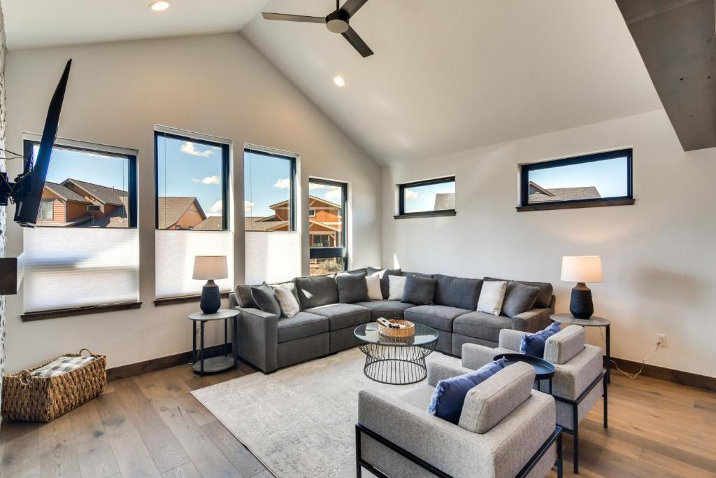 Sleek Granby Home with Hot Tub Ski-In and Ski-Out! photo 3
