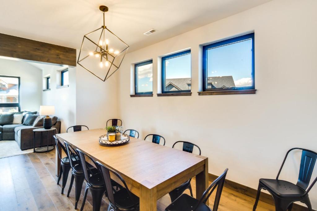 Sleek Granby Home with Hot Tub Ski-In and Ski-Out! photo 4