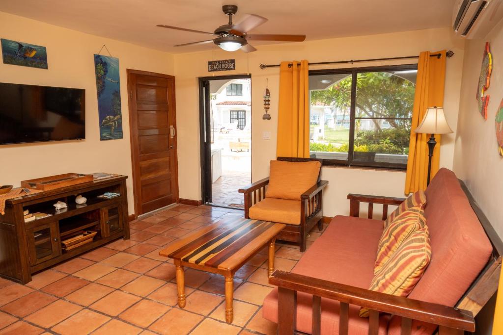 Isla Bonita Yacht Club photo 3