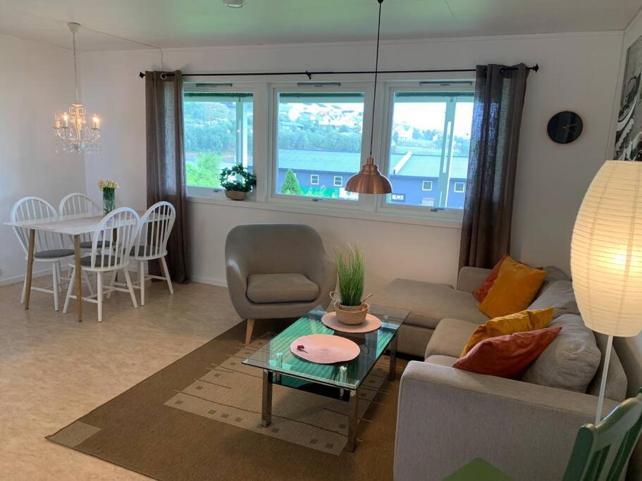 Apartment with two bedrooms, close to the airport, great view photo 4
