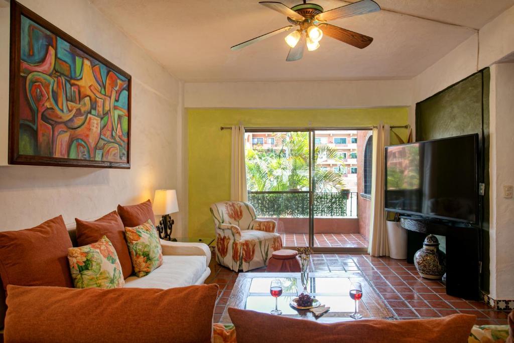 Departamento en Marina Vallarta New listing photo 1