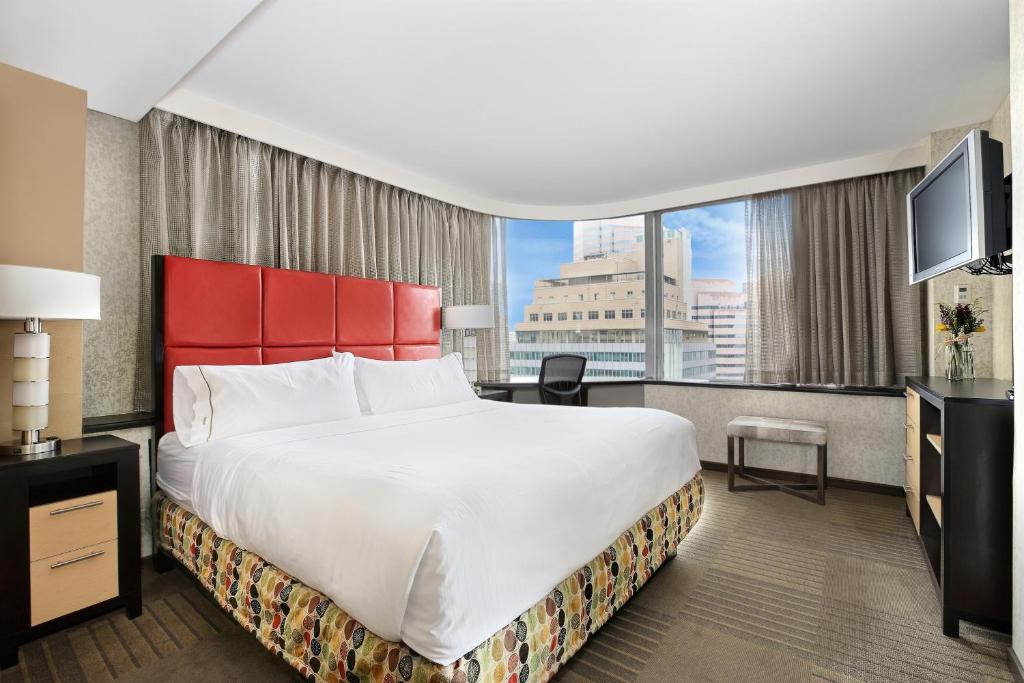 Holiday Inn Express Denver Downtown, an IHG Hotel photo 1