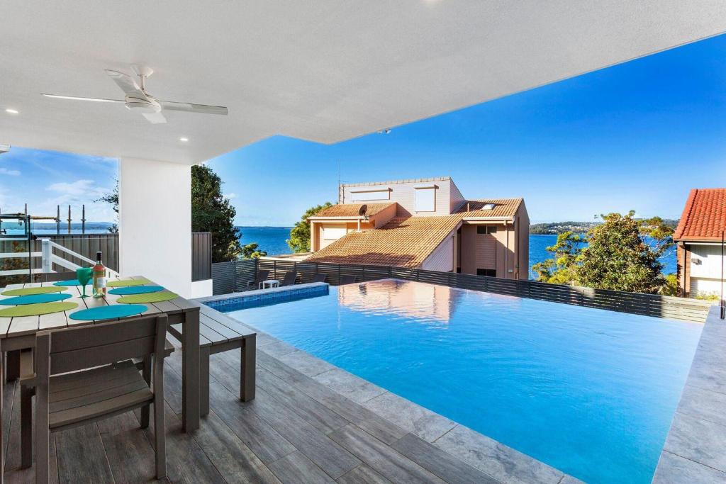 Bluewater Splendour - Heated infinity pool and amazing views!! photo 4
