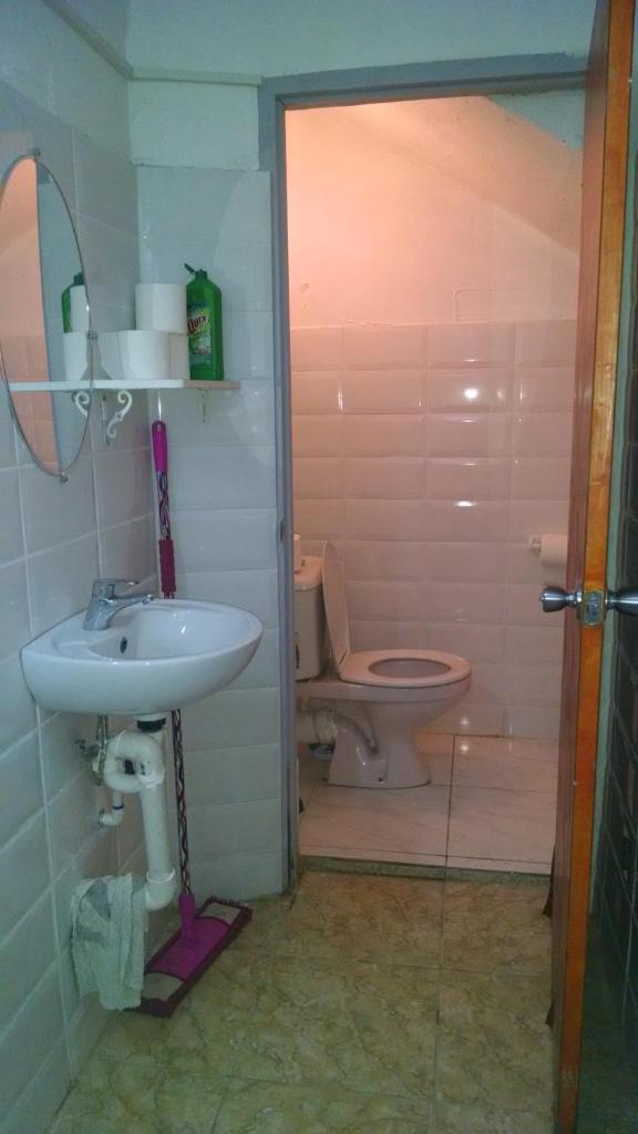 Shrimpy's Hostel, Crew Quarters and Laundry Services photo 1