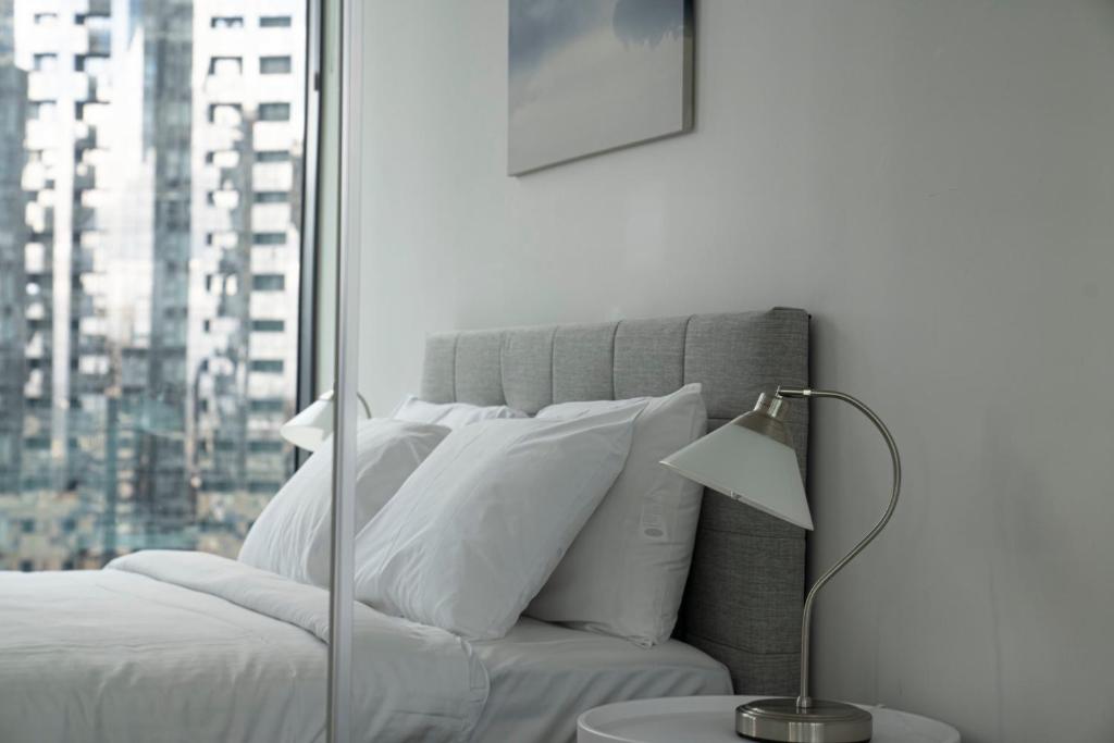 Stunning 2-Bedroom Oasis in the Heart of Southbank photo 4
