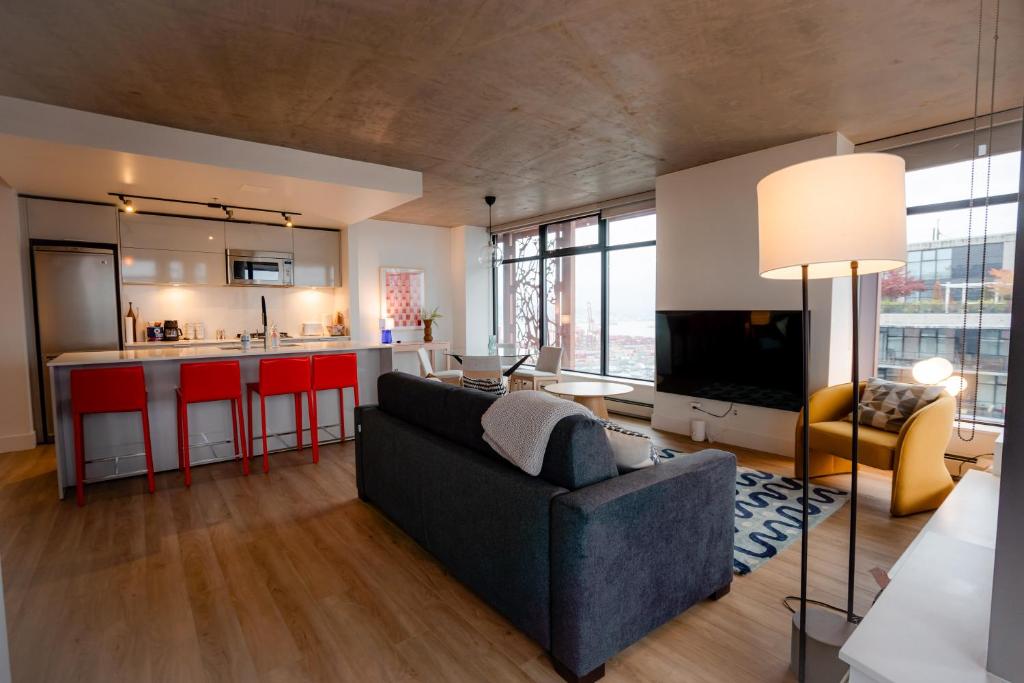 High rise Apartment photo 4