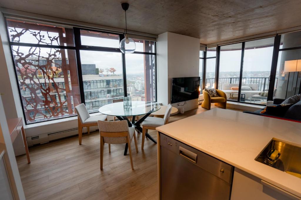 High rise Apartment photo 3