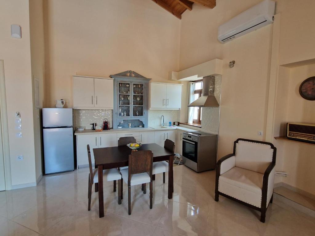 Christos Katerina House