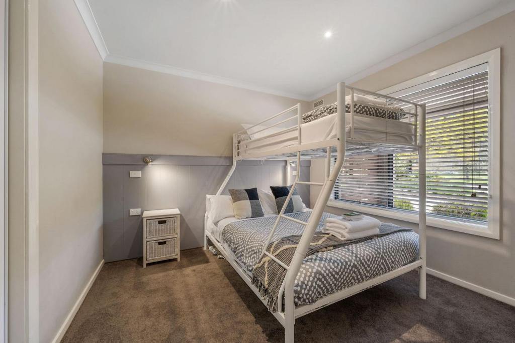 Grevillea Gardens Unit 4 photo 4