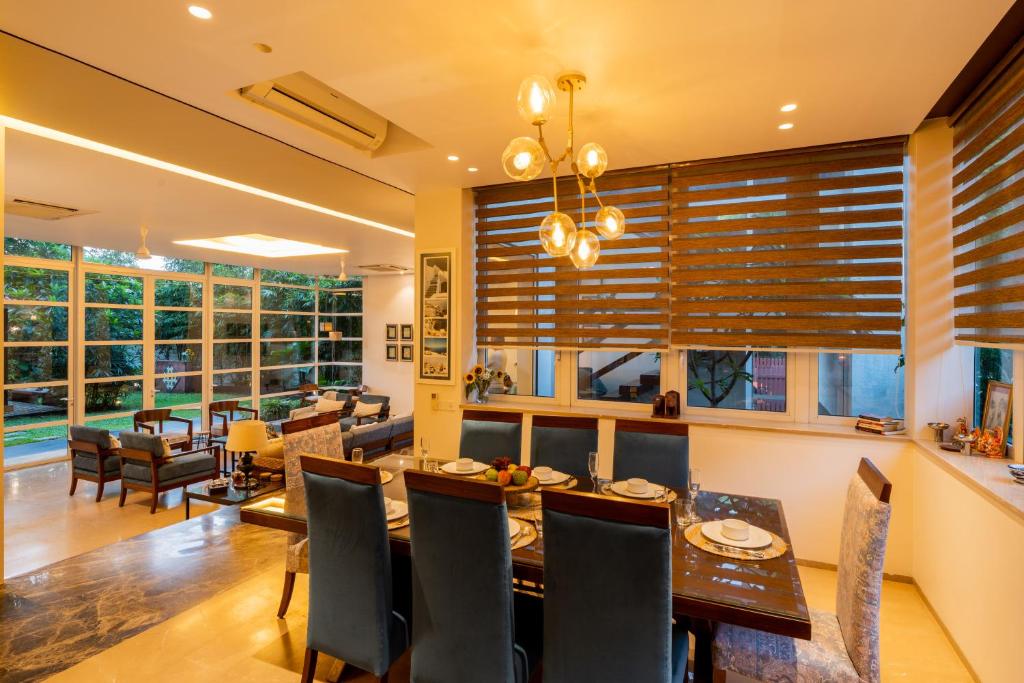 Elivaas Dahlia Luxe 4BHK Villa with Pvt Pool near Baga photo 3