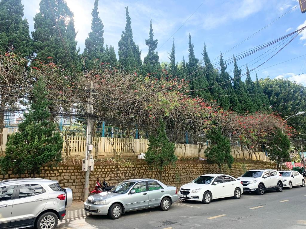 Khách sạn Xuân Quỳnh