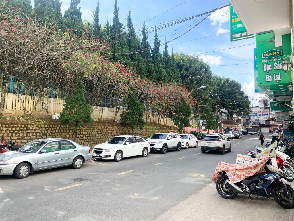 Khách sạn Xuân Quỳnh