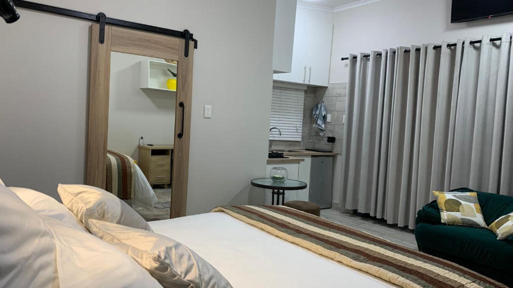 Self - catering room photo 4
