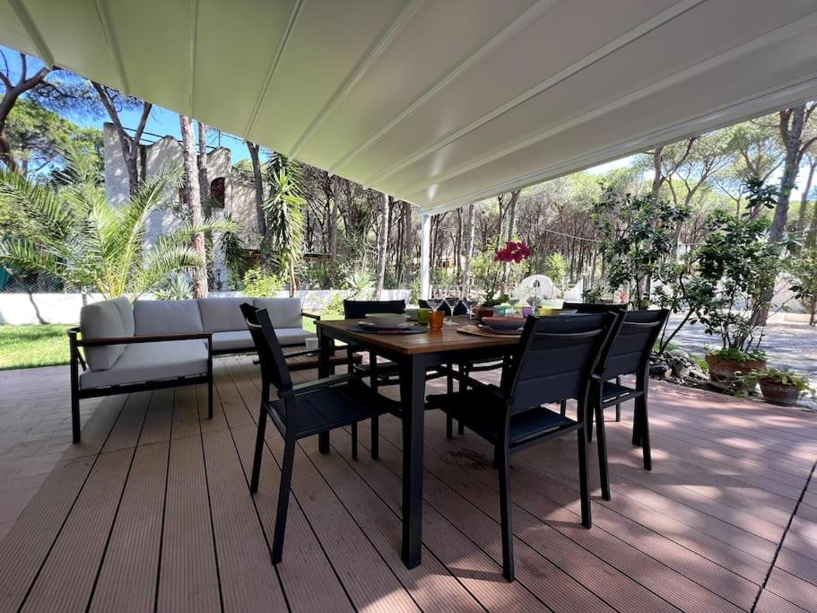 Villa immersa nel verde a 150mt dal mare adiacente al Forte Village Resort photo 1