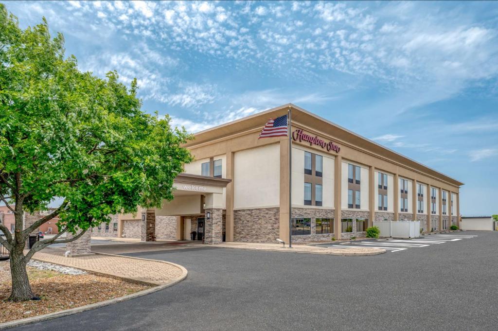 Hampton Inn Collinsville image