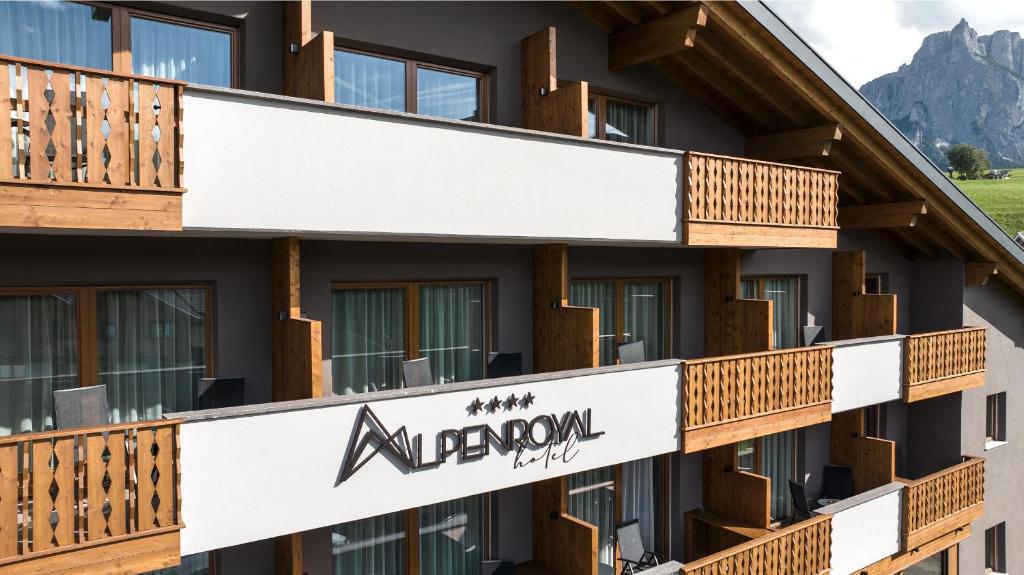 Hotel Alpenroyal photo 1