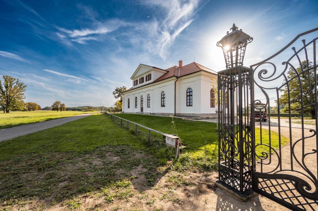Zámeček - Chateau Lány photo 4