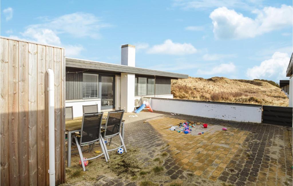 Stunning Home In Pandrup With 2 Bedrooms And Wifi photo 3