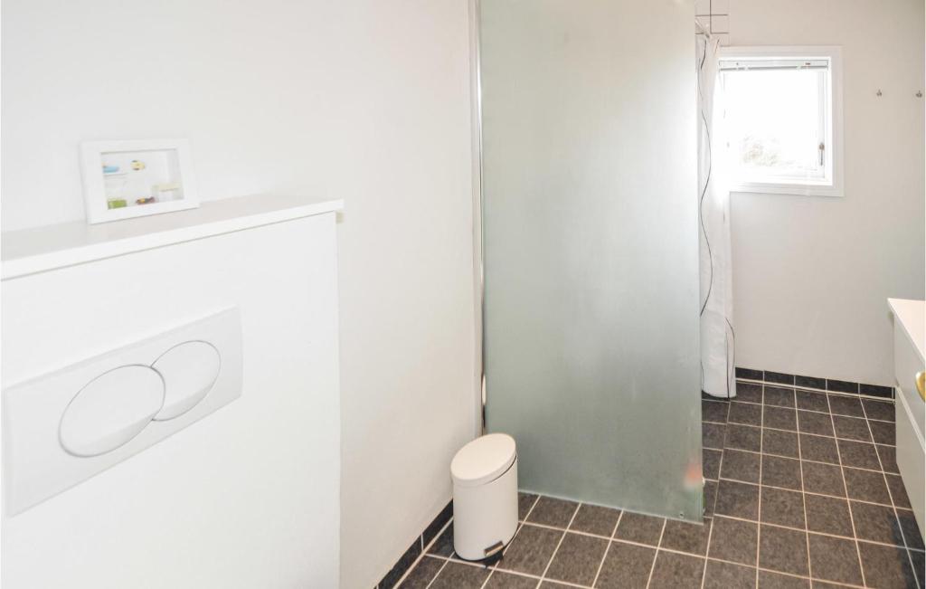 Stunning Home In Pandrup With 2 Bedrooms And Wifi photo 4