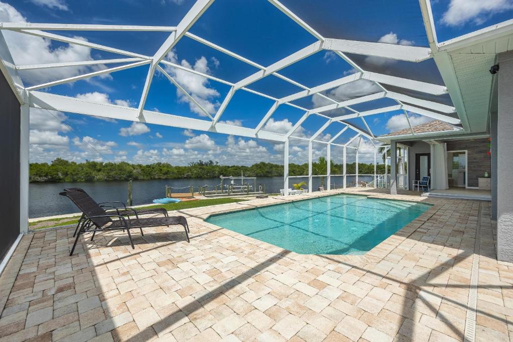 Heaven Found! Stunning River Views & Pool - Villa Island Sunset - Roelens Vacations photo 4