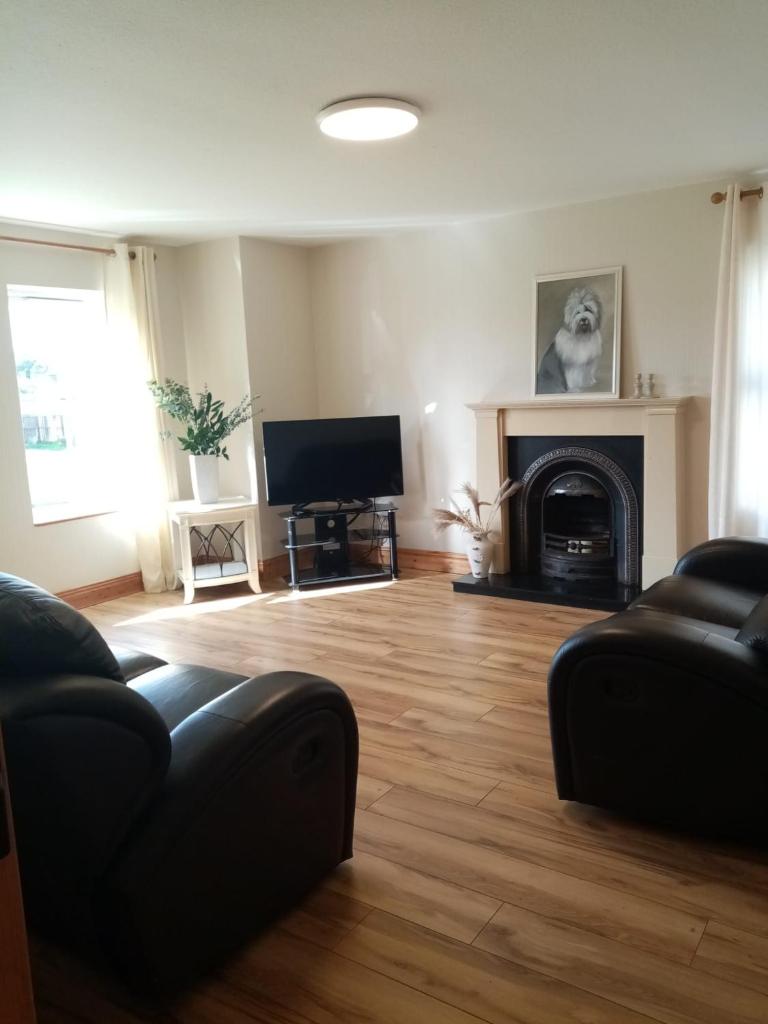 Elm Park Escape - 4 bed self-catering holiday home photo 1