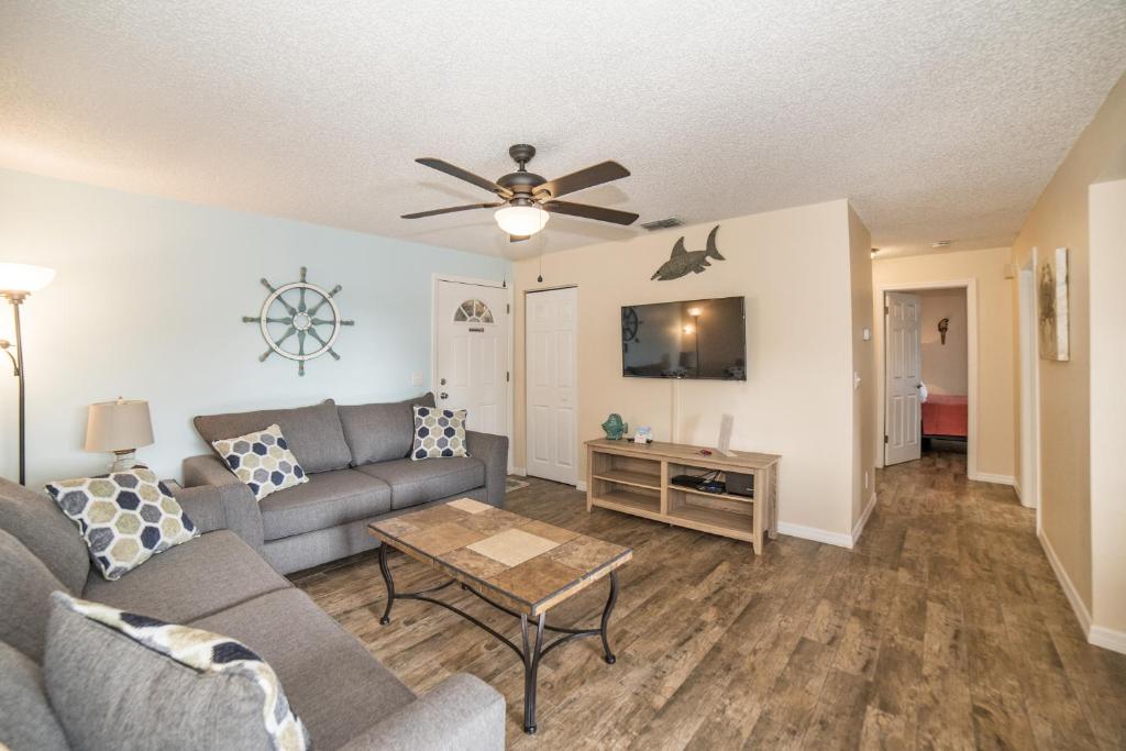 Tropical Indian Rocks Beach suite B image