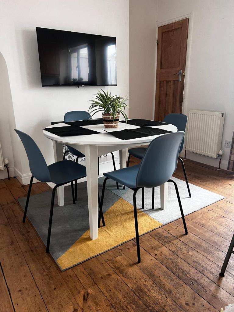 Leyland House, 3 Bedroom, Parking Space, Coventry CV5 photo 3