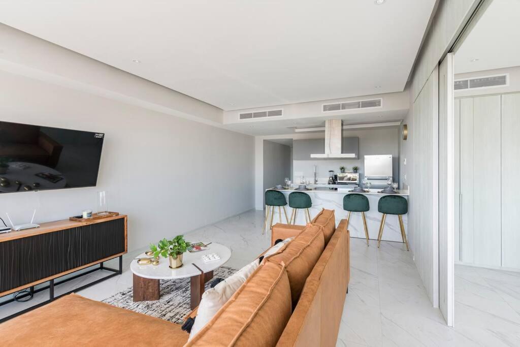 Luxury Condo On The Marina photo 4