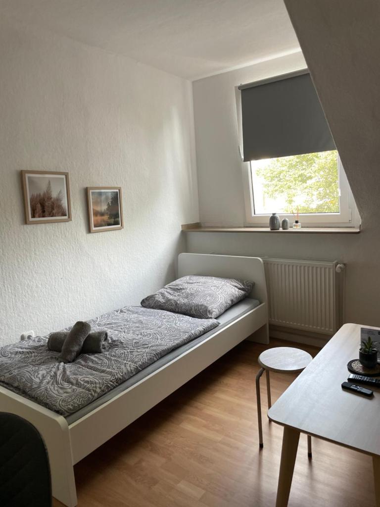 Günstiges Apartment Gelsenkirchen Schalke - Tap to explore photos