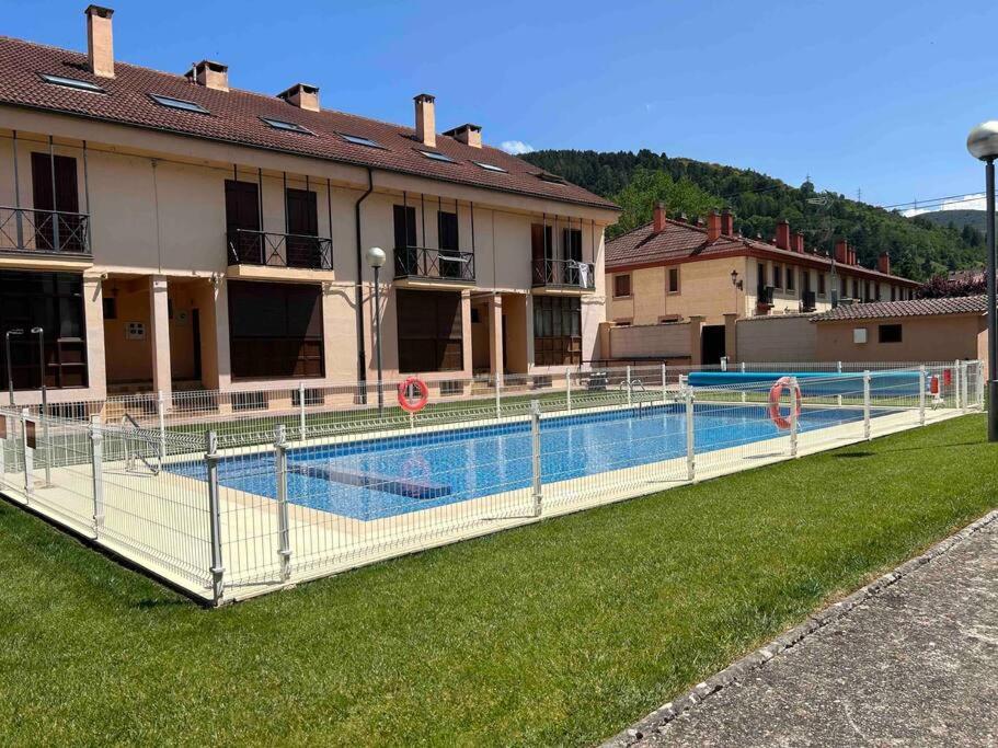Casa del Gekko - Adosado con piscina y merendero