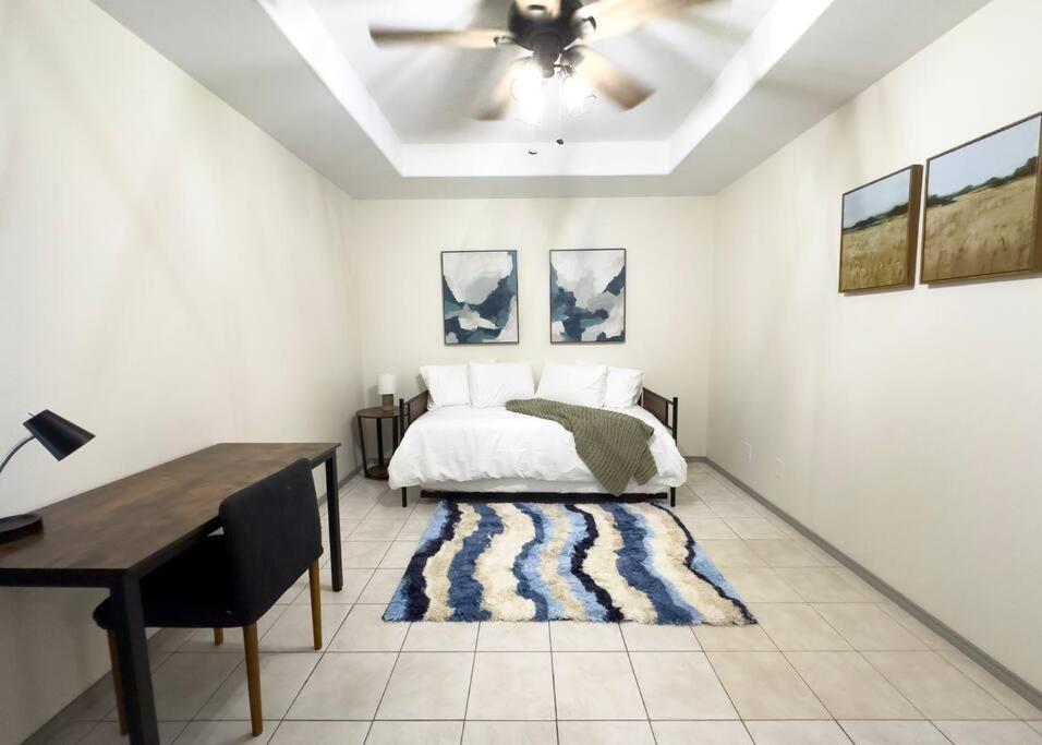 Chic, Quiet 2BR 2BA Near Shops & Restos! photo 2