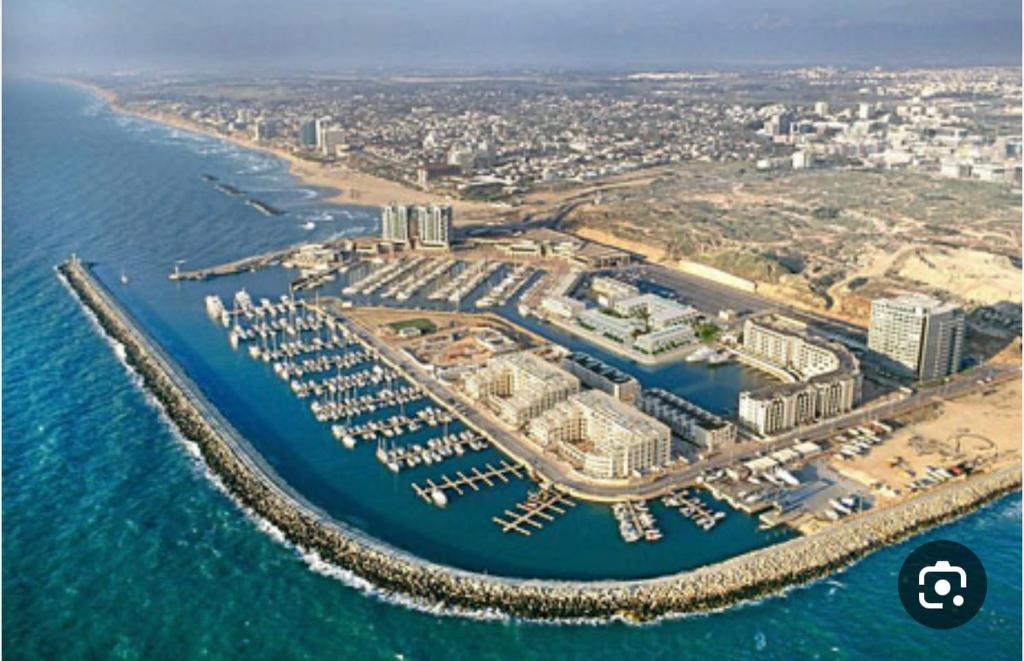 Charming apartment with sea view at Marina Village Herzliya photo 3