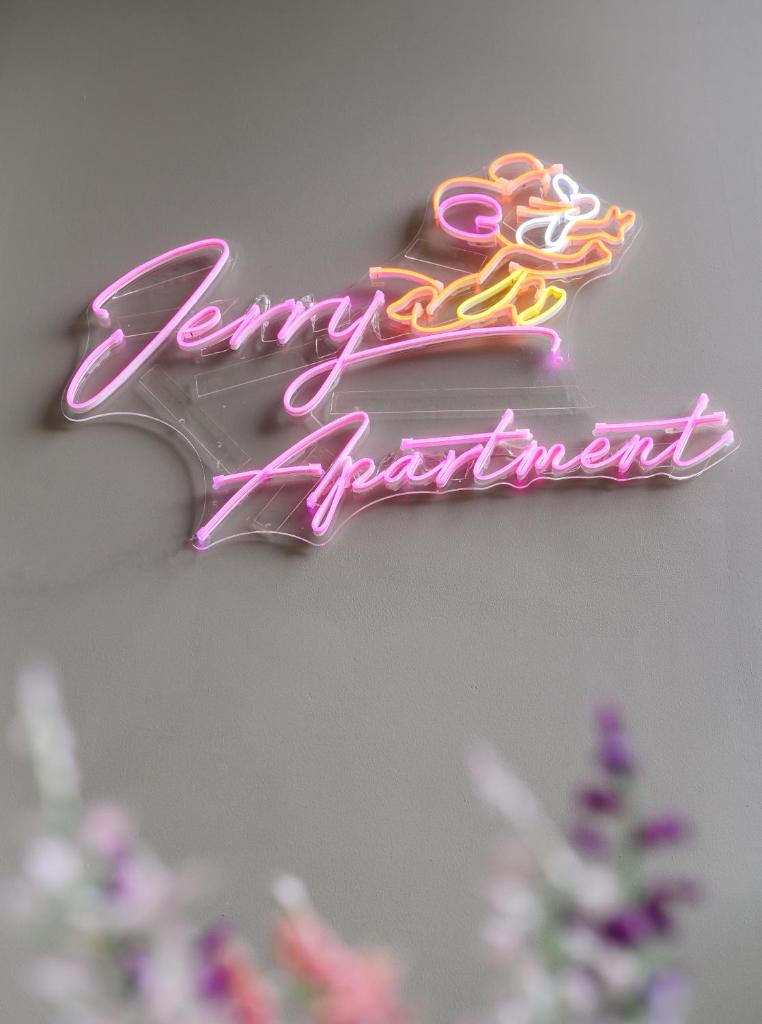 Jerry’s Apartment - The Sóng