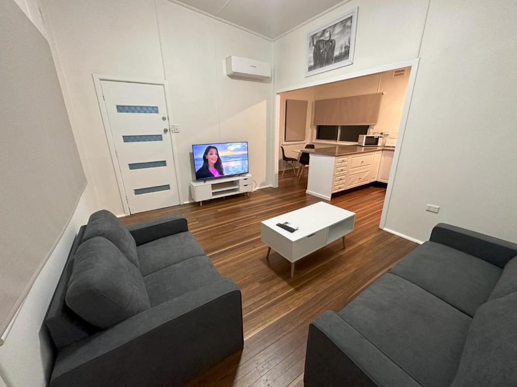 Private 1 Bedroom Apartment with Fenced Yard photo 4