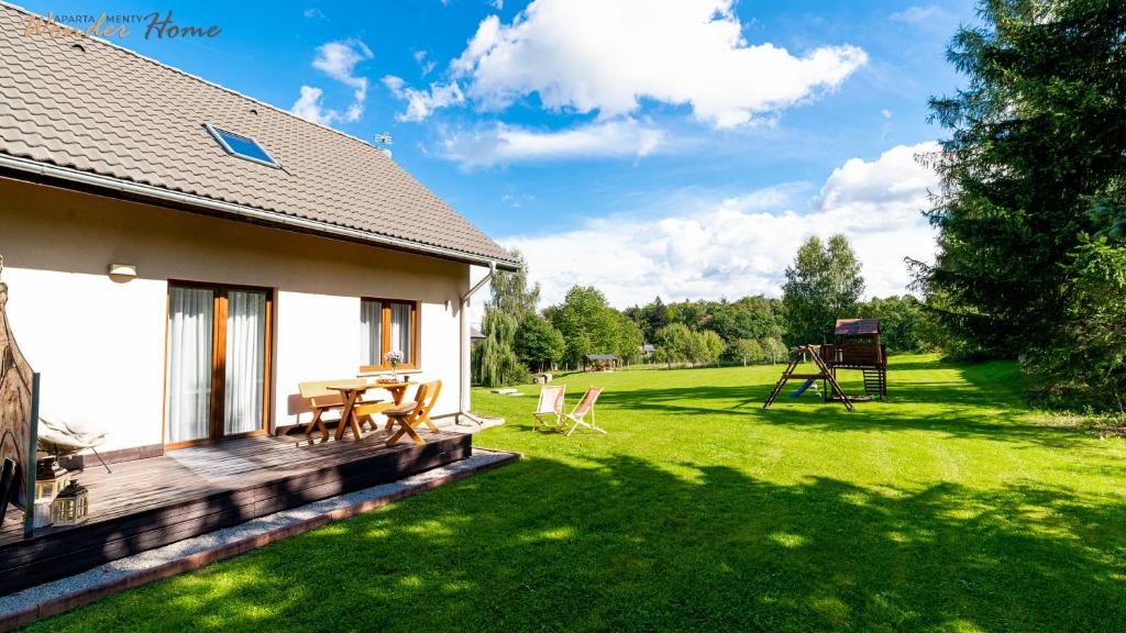 Apartamenty Czerwony Dworek - plac zabaw, grill, staw, ogród photo 2