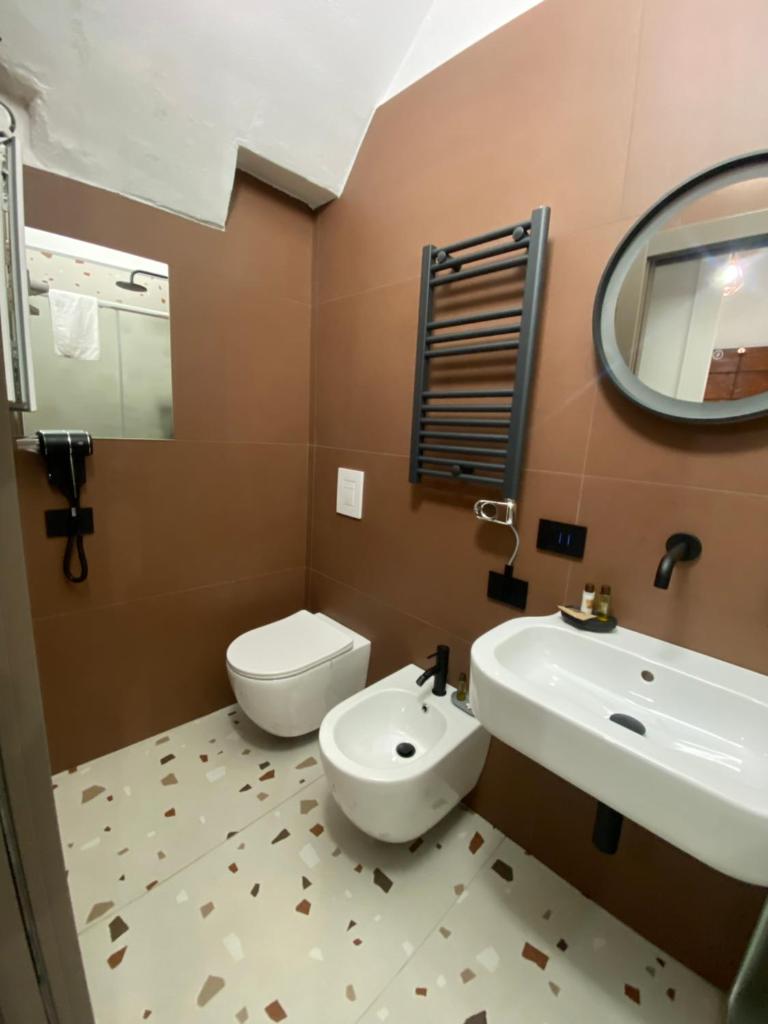 REBEL SUITE cross photo 4
