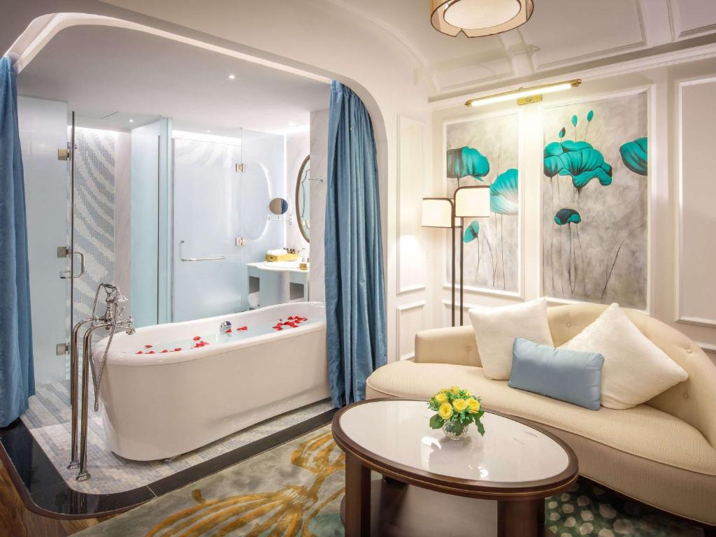 Khách sạn Royal Hội An - MGallery Collection