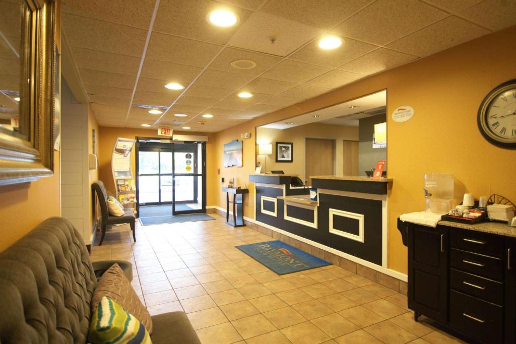 Baymont by Wyndham Portage photo 2