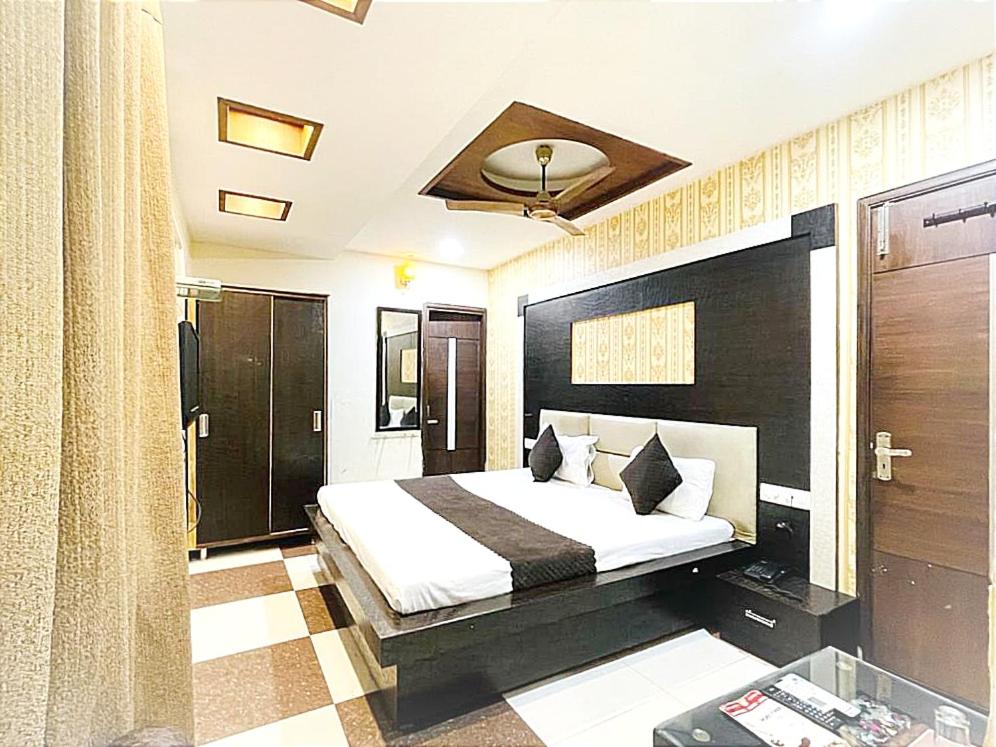 HOTEL CITY NIGHT -- Near Ludhiana Railway Station --Super Suites Rooms -- Special for Families, Couples & Corporate photo 3