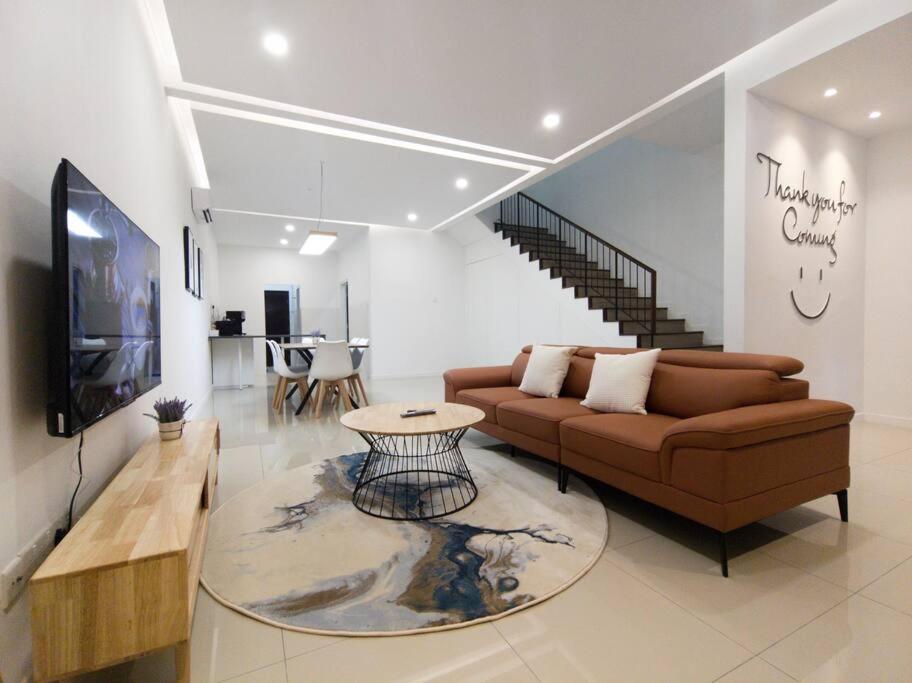 H+M Residence II [3km] to Setia City Convention