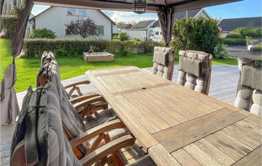 3 Bedroom Amazing Home In Brastad photo 2