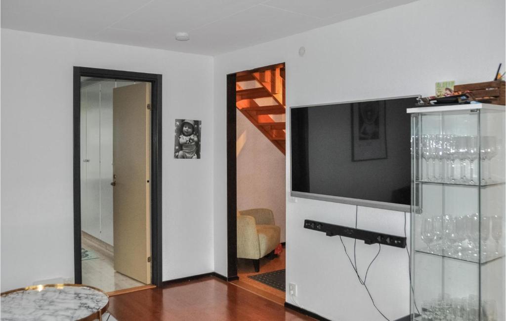 3 Bedroom Amazing Home In Brastad photo 4
